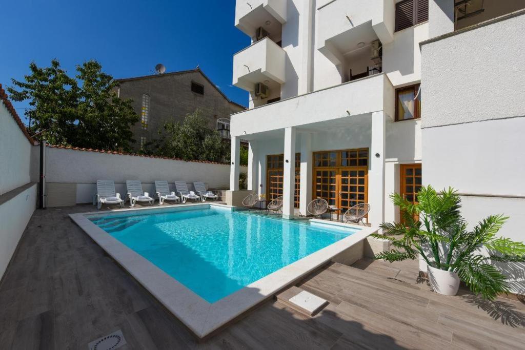 Apartments And Rooms Diana Zadar Exteriör bild